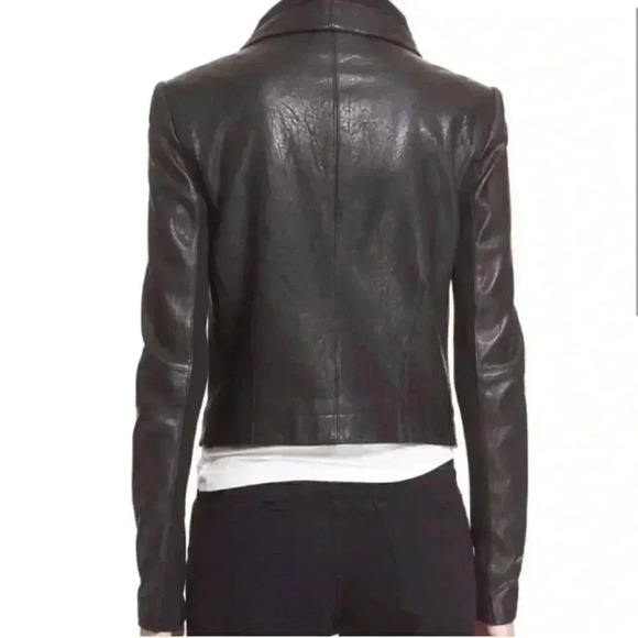 VEDA
Women's Max Classic Smooth Jacket Black Plain Pattern - Picture 13 of 14